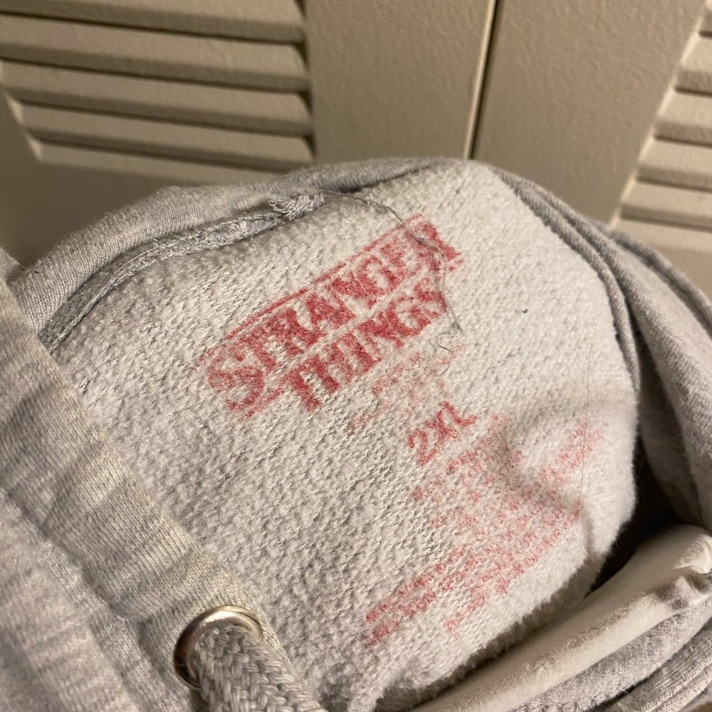 Stranger Things hoodie - Picture 2 of 6